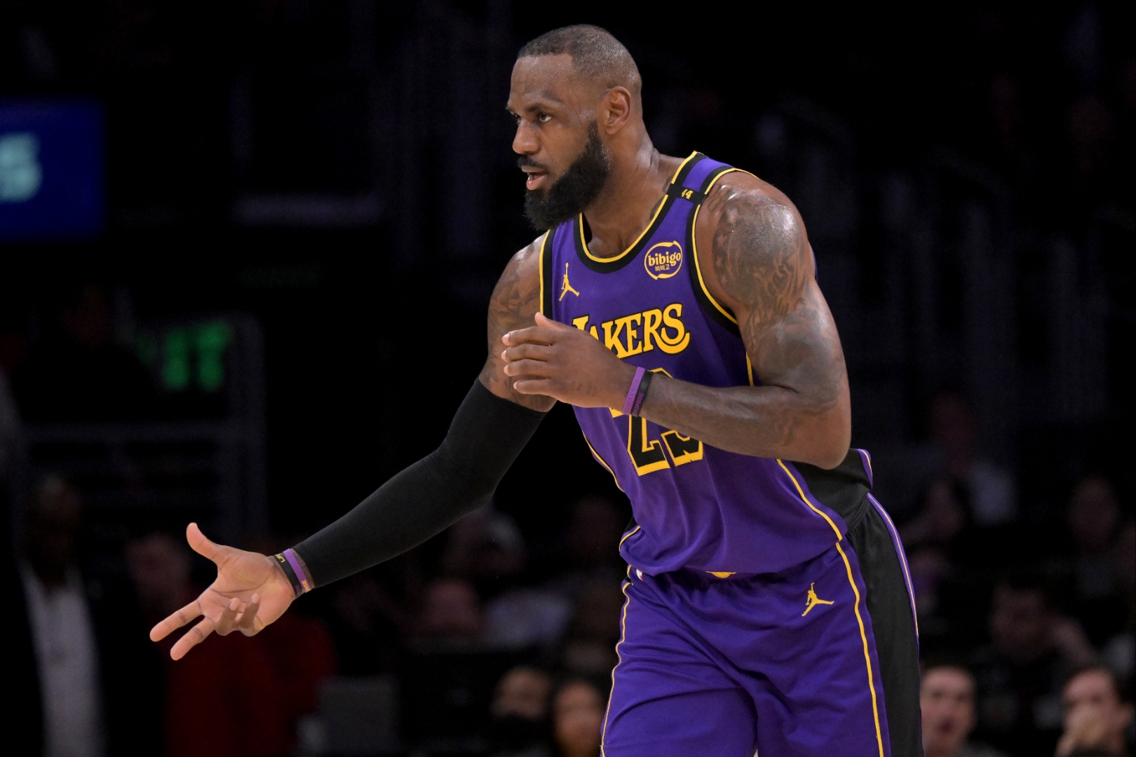 快船客场战胜尼克斯，莱昂纳德表现出色的简单介绍