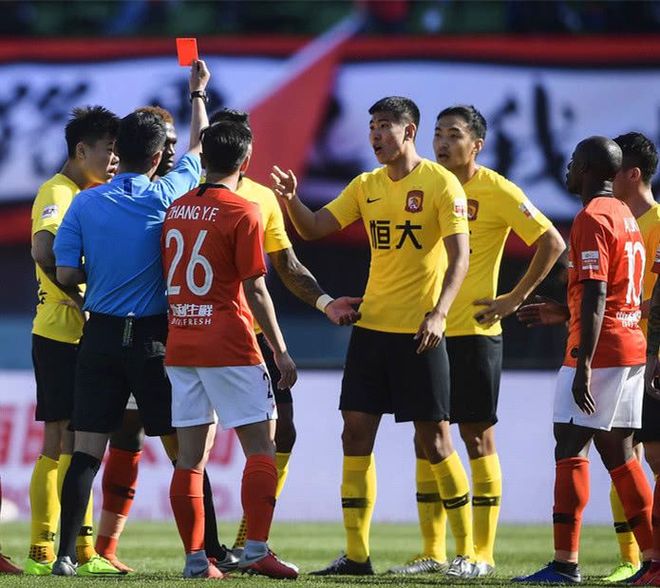 米兰体育-关于沃尔夫斯堡新援表现平平，球迷质疑引援政策的信息